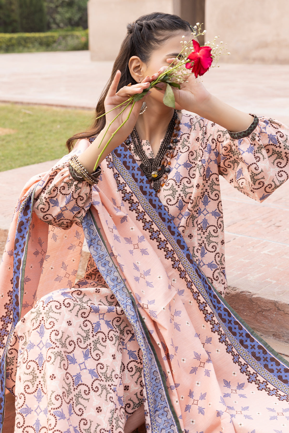 Peach Paisley Lawn 3-Piece 2