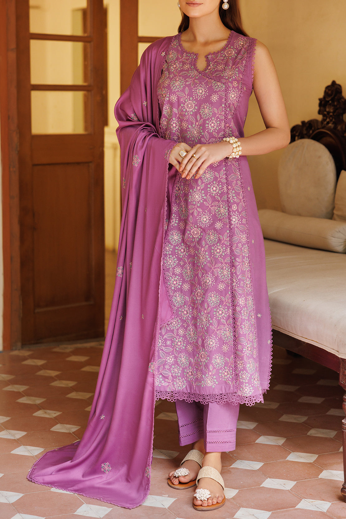 Unstitched Solid Embroidered Arabic Linen 3 Piece – SAYA